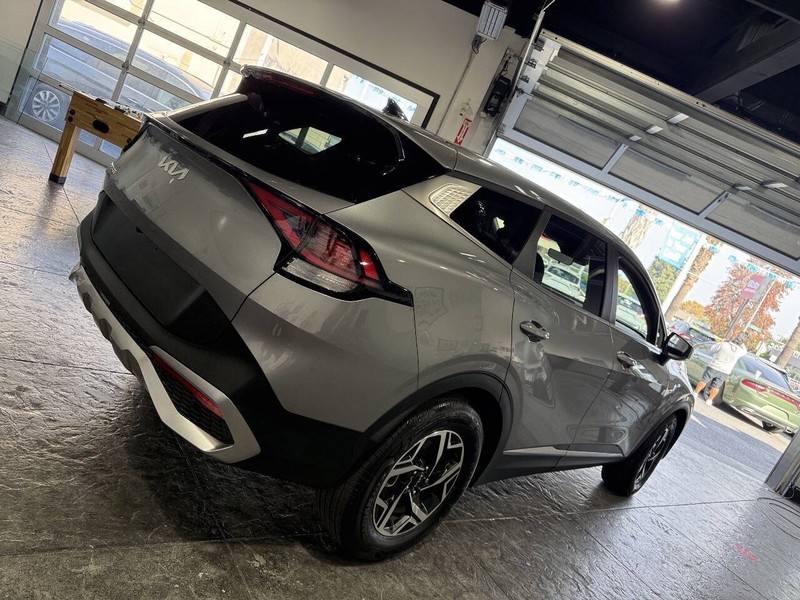 Kia Sportage Vehicle Full-screen Gallery Image 26