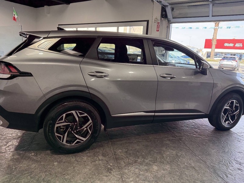 Kia Sportage Vehicle Full-screen Gallery Image 29