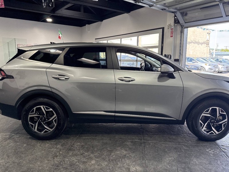 Kia Sportage Vehicle Full-screen Gallery Image 31