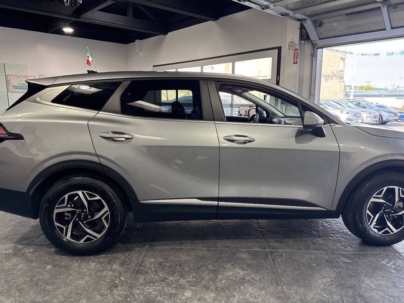 Kia Sportage Vehicle Full-screen Gallery Image 32