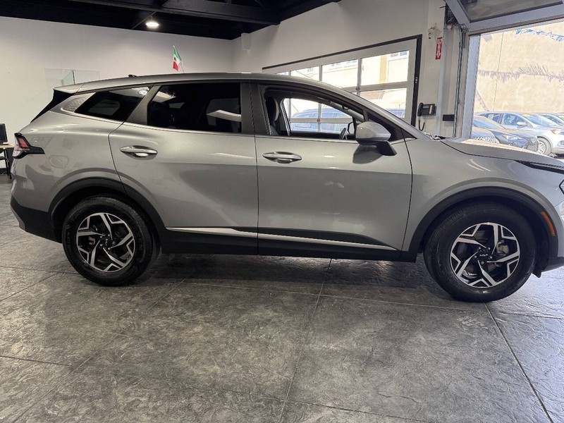 Kia Sportage Vehicle Full-screen Gallery Image 36