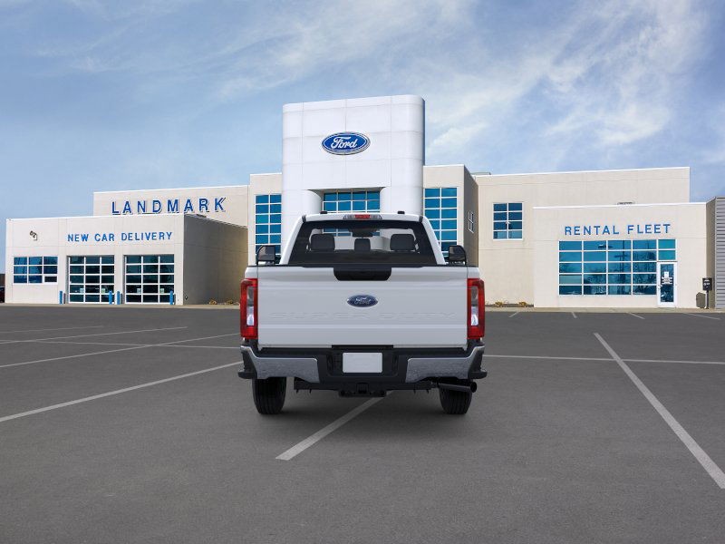 Ford F2B Vehicle Full-screen Gallery Image 5