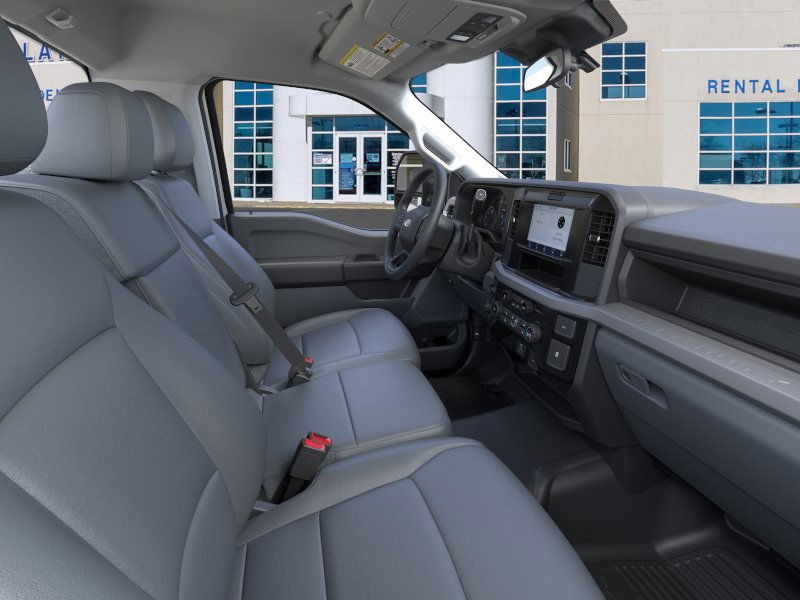 Ford F2B Vehicle Full-screen Gallery Image 11