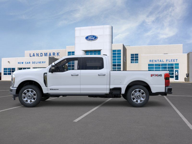Ford Super Duty F-250 SRW Vehicle Full-screen Gallery Image 3
