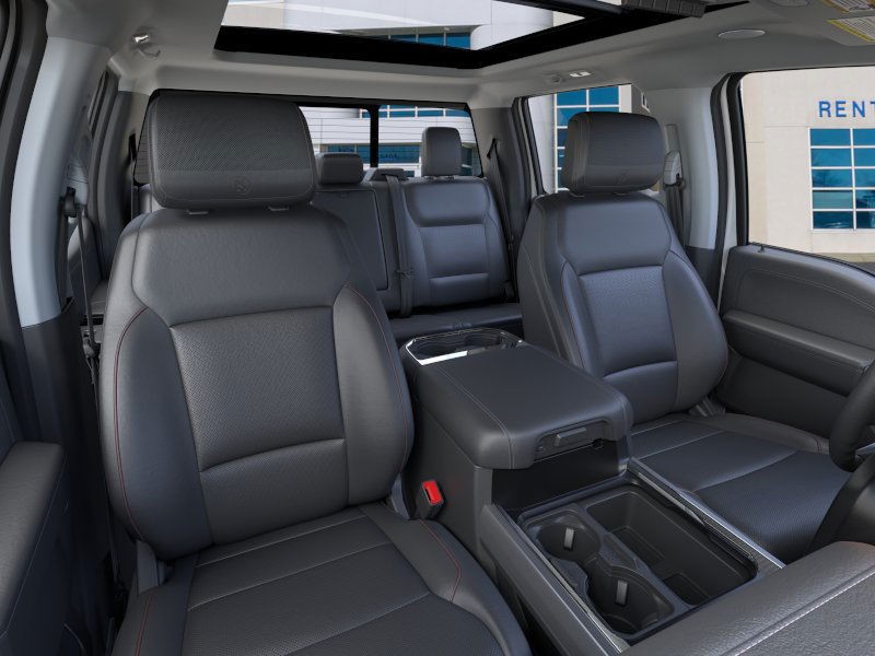 Ford Super Duty F-250 SRW Vehicle Full-screen Gallery Image 10