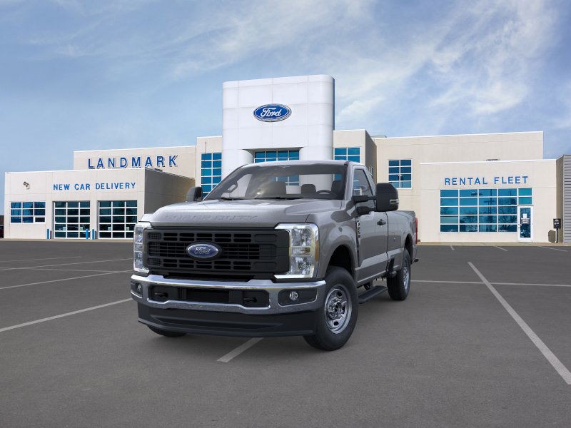 Ford Super Duty F-250 SRW Vehicle Full-screen Gallery Image 2