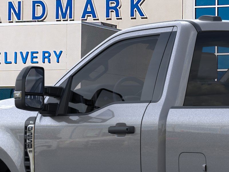 Ford Super Duty F-250 SRW Vehicle Full-screen Gallery Image 20