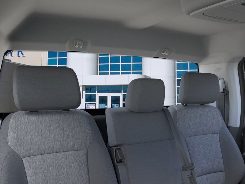 Ford Super Duty F-250 SRW Vehicle Full-screen Gallery Image 22