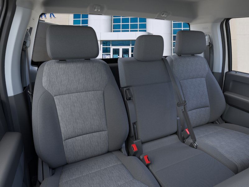 Ford Super Duty F-250 SRW Vehicle Full-screen Gallery Image 10