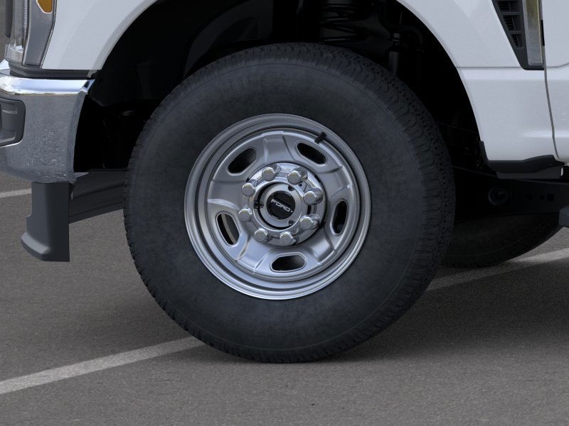 Ford Super Duty F-250 SRW Vehicle Full-screen Gallery Image 19