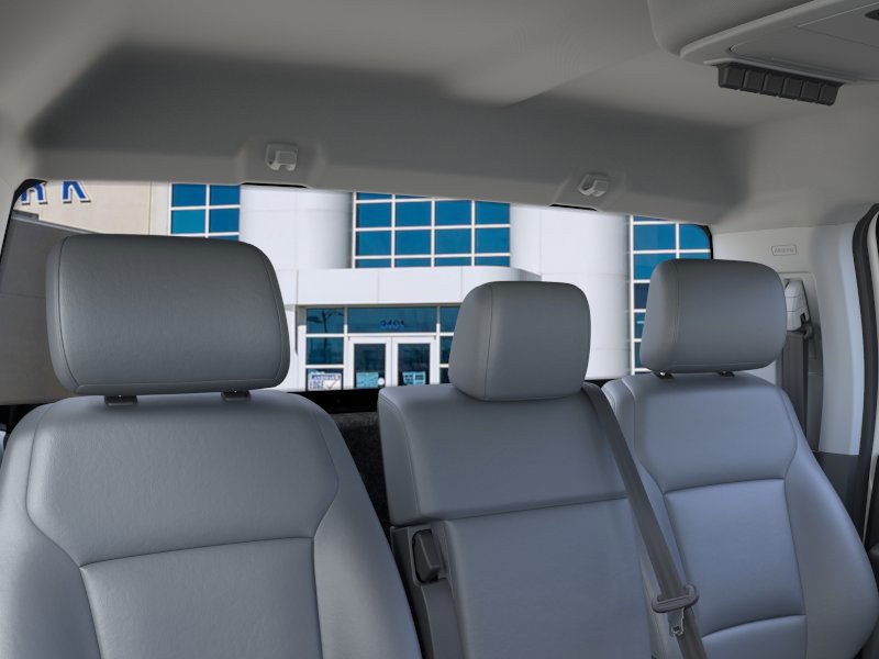 Ford Super Duty F-350 DRW Vehicle Full-screen Gallery Image 22