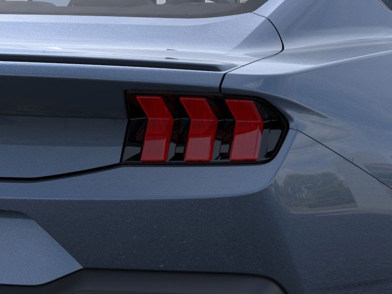 Ford Mustang Vehicle Full-screen Gallery Image 21