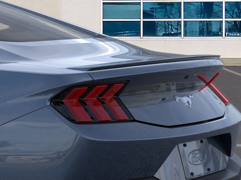 Ford Mustang Vehicle Full-screen Gallery Image 22