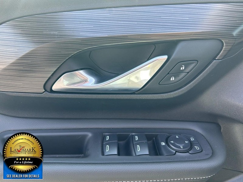 GMC Terrain Vehicle Full-screen Gallery Image 8