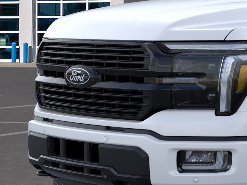 Ford F-150 Vehicle Full-screen Gallery Image 17