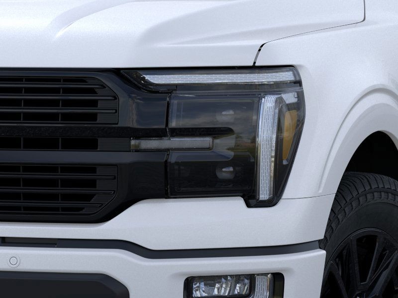 Ford F-150 Vehicle Full-screen Gallery Image 18