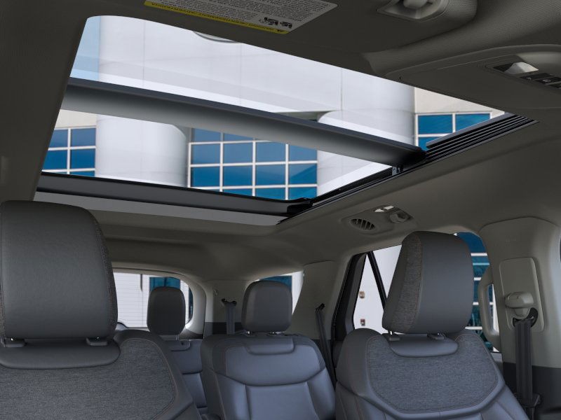 Ford Explorer Vehicle Full-screen Gallery Image 22