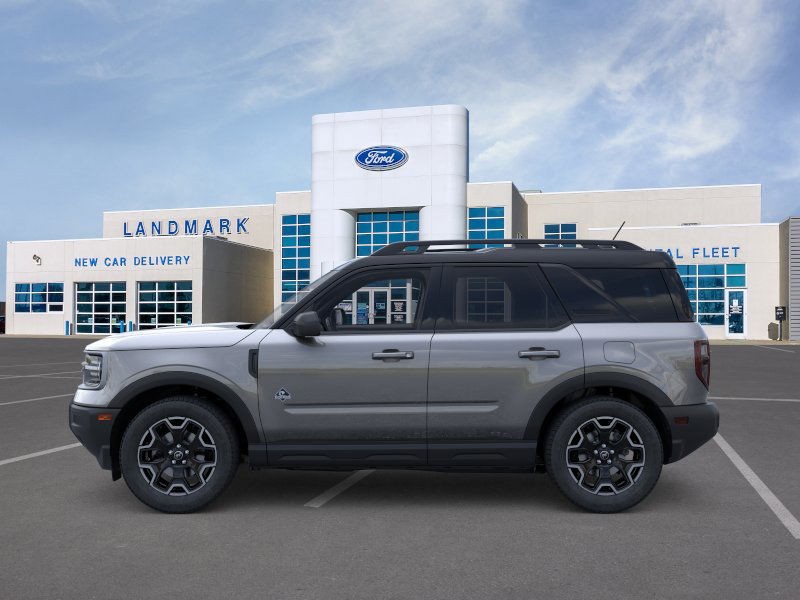 Ford Bronco Sport Vehicle Full-screen Gallery Image 3