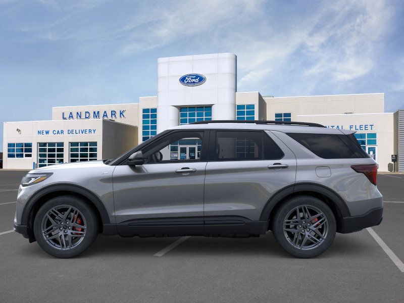 Ford Explorer Vehicle Full-screen Gallery Image 3