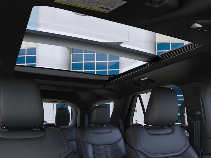 Ford Explorer Vehicle Full-screen Gallery Image 22