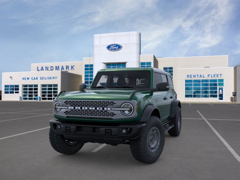 Ford Bronco Vehicle Full-screen Gallery Image 2