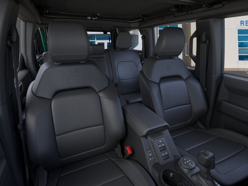 Ford Bronco Vehicle Full-screen Gallery Image 10