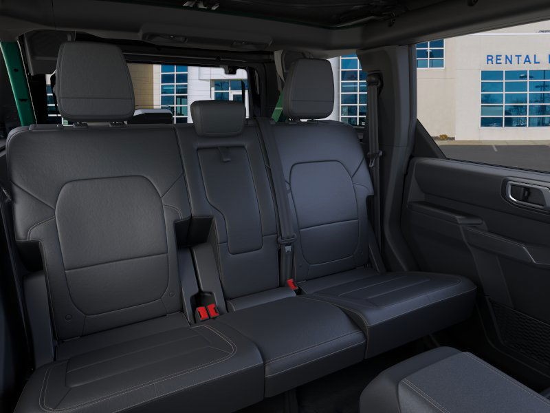 Ford Bronco Vehicle Full-screen Gallery Image 11