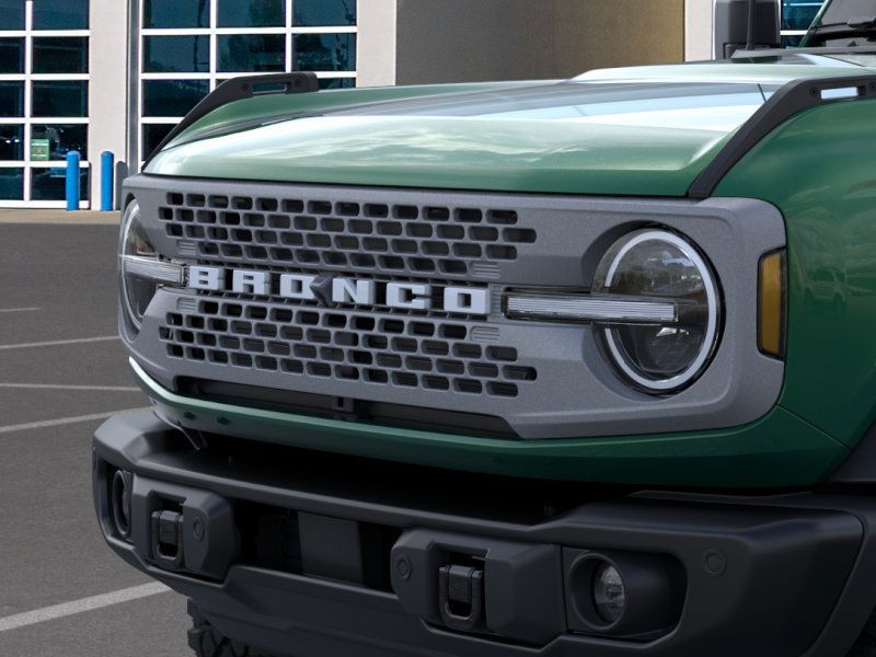 Ford Bronco Vehicle Full-screen Gallery Image 19