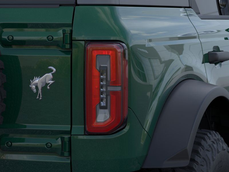 Ford Bronco Vehicle Full-screen Gallery Image 23