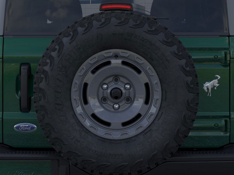 Ford Bronco Vehicle Full-screen Gallery Image 24