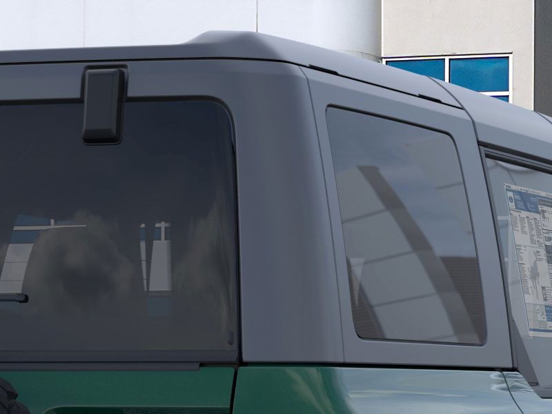 Ford Bronco Vehicle Full-screen Gallery Image 25