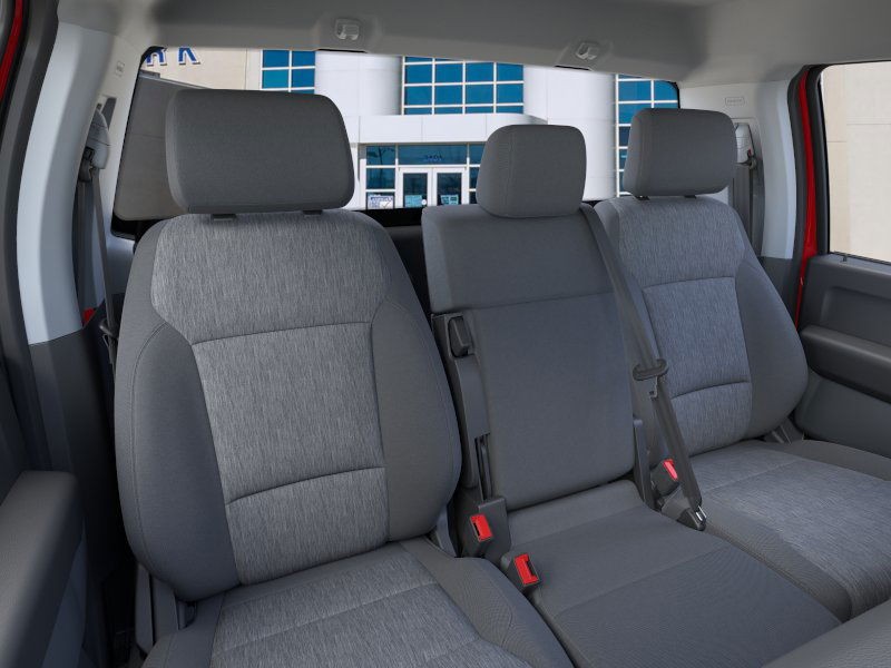 Ford Super Duty F-250 SRW Vehicle Full-screen Gallery Image 10