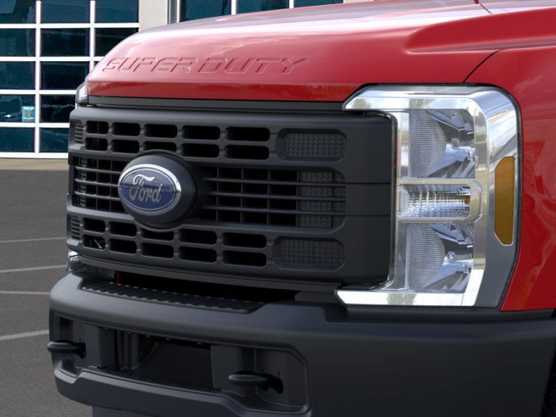 Ford Super Duty F-250 SRW Vehicle Full-screen Gallery Image 17