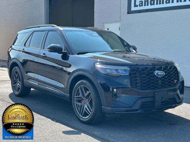 Ford Explorer Vehicle Full-screen Gallery Image 2