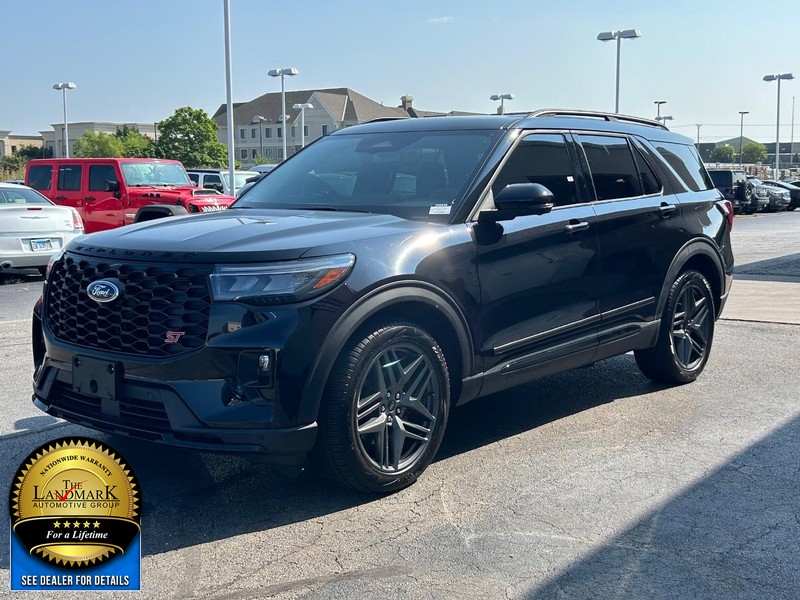 Ford Explorer Vehicle Full-screen Gallery Image 5