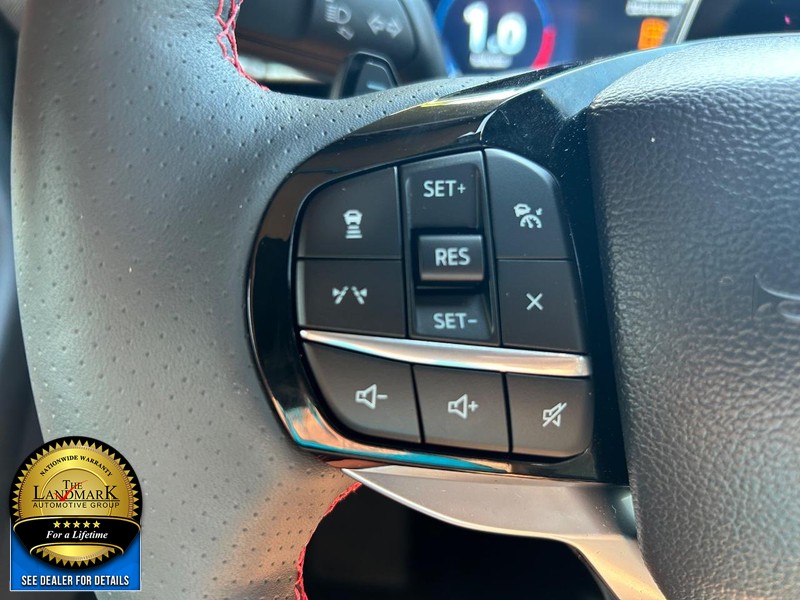 Ford Explorer Vehicle Full-screen Gallery Image 10