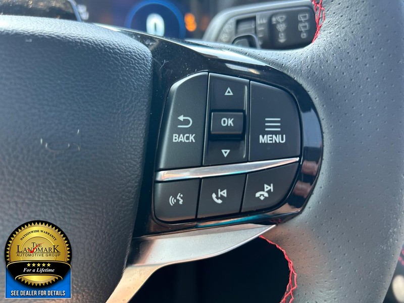 Ford Explorer Vehicle Full-screen Gallery Image 11