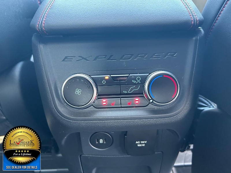 Ford Explorer Vehicle Full-screen Gallery Image 16