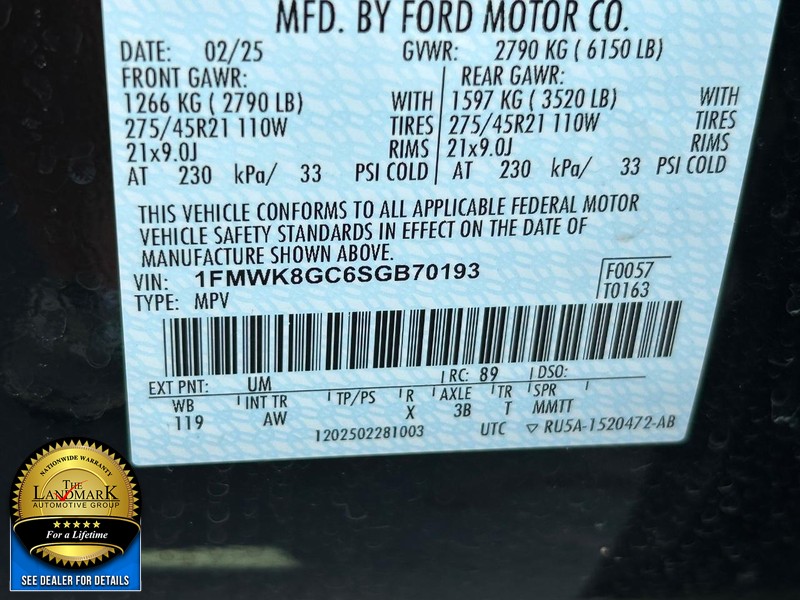 Ford Explorer Vehicle Full-screen Gallery Image 23