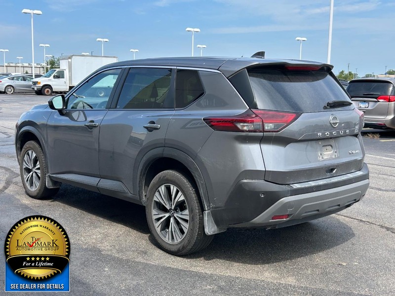 Nissan Rogue Vehicle Full-screen Gallery Image 6