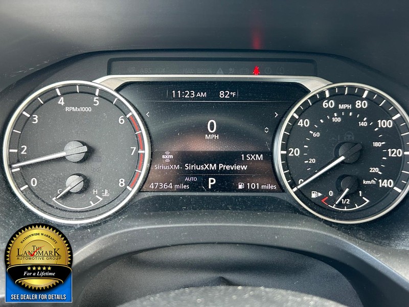 Nissan Rogue Vehicle Full-screen Gallery Image 12