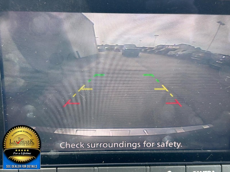 Nissan Rogue Vehicle Full-screen Gallery Image 13