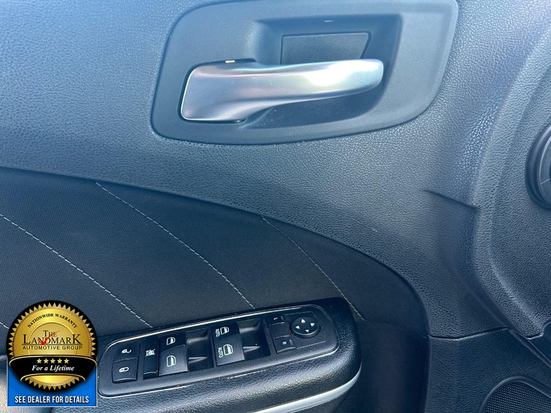 Dodge Charger Vehicle Full-screen Gallery Image 8