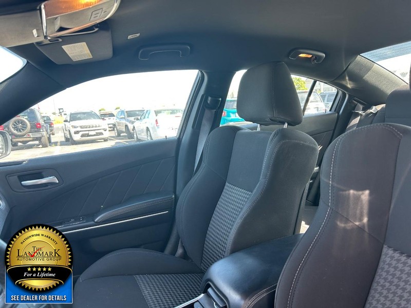 Dodge Charger Vehicle Full-screen Gallery Image 9