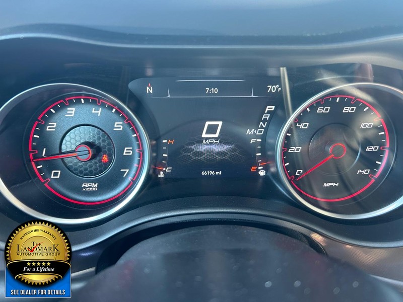 Dodge Charger Vehicle Full-screen Gallery Image 12