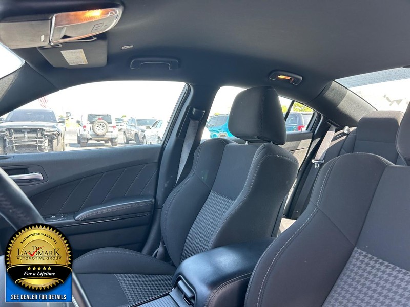 Dodge Charger Vehicle Full-screen Gallery Image 9