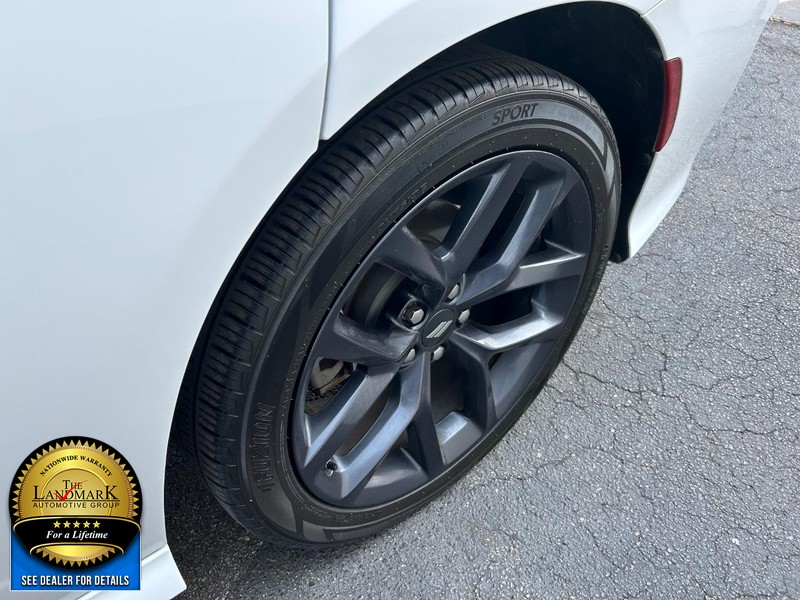 Dodge Charger Vehicle Full-screen Gallery Image 19