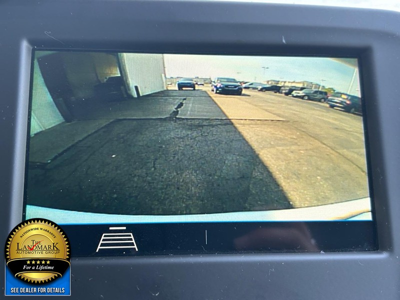 Chevrolet Equinox Vehicle Full-screen Gallery Image 13