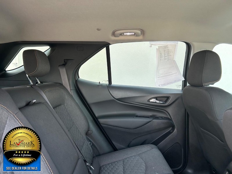 Chevrolet Equinox Vehicle Full-screen Gallery Image 14
