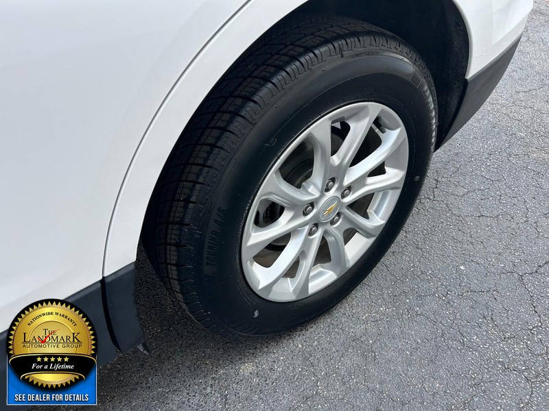 Chevrolet Equinox Vehicle Full-screen Gallery Image 19